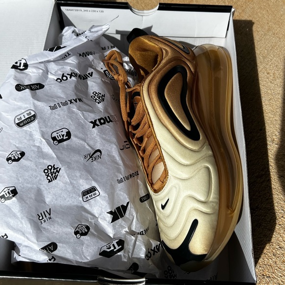Nike Air Max 720 - Picture 2 of 6